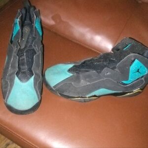 Air Jordan True Flight youth sneakers